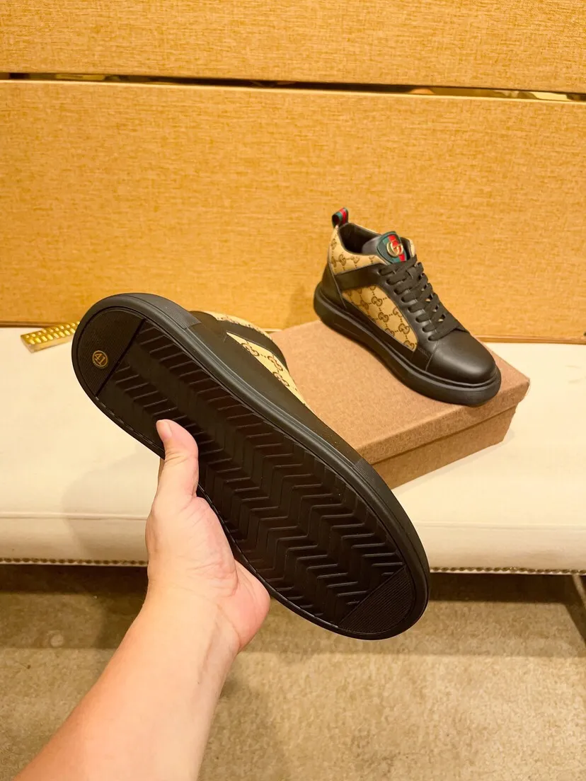 Factory price 460 [Gucci] Gucci's latest high-top casual Korean-style men's shoes, new autumn and winter design, perfect workmanship, cabinet quality, upper: cowhide material, leather lining; soft and comfortable, rubber outsole ultra-light, wear-resistant, simple, versatile fashion men's shoes, color optional, size 38--44